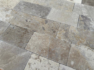 French limestone dallettes Quercy handcrafted in France for historic architectural interiors