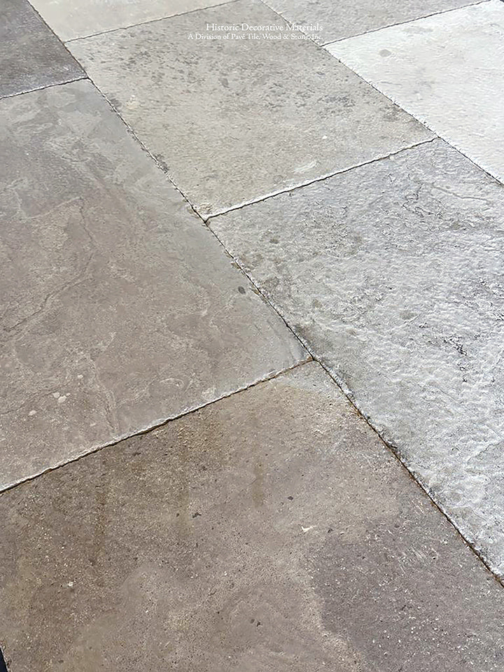 Dalle de Charentes Antiqued French Oak Flooring | Warm and Cool hues invites interior design sophistication.