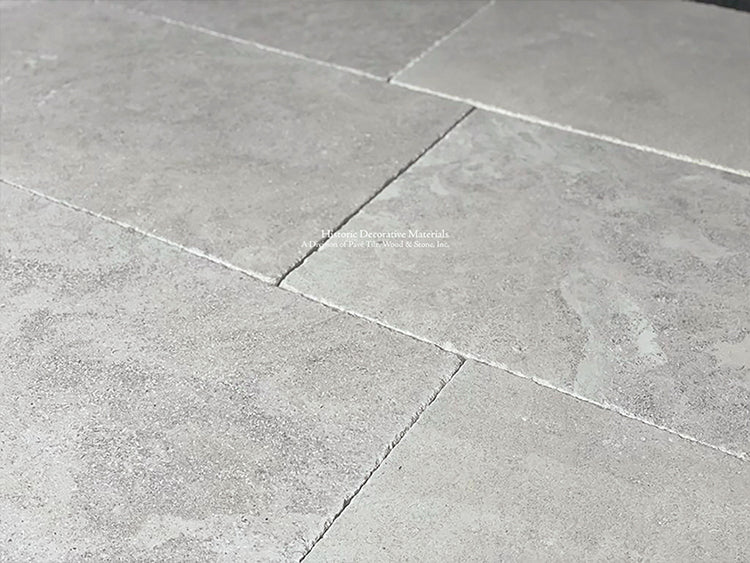 Ariège Nuancé Antiqued French Limestone Floor